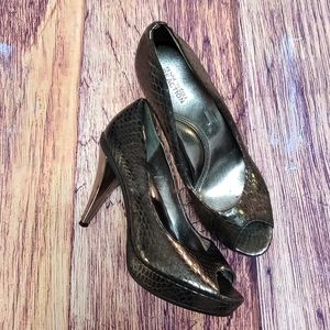 Kenneth Cole Reaction size 10 peep toe heels